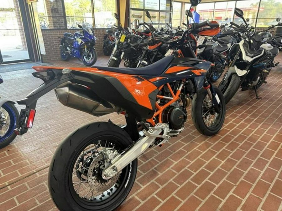 2026 KTM SMC 690 R