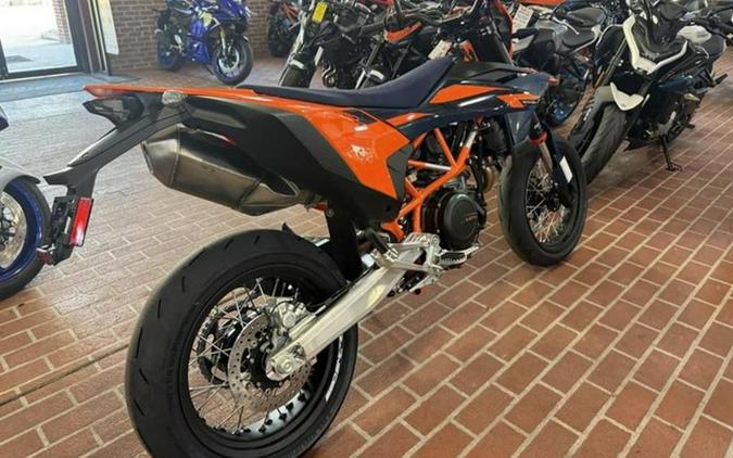 2026 KTM SMC 690 R
