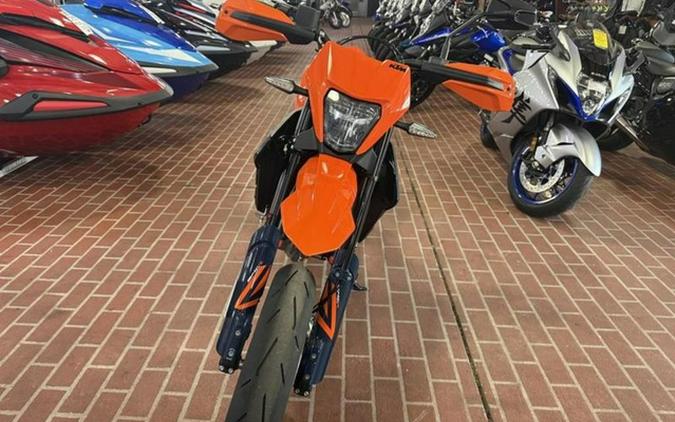 2026 KTM SMC 690 R