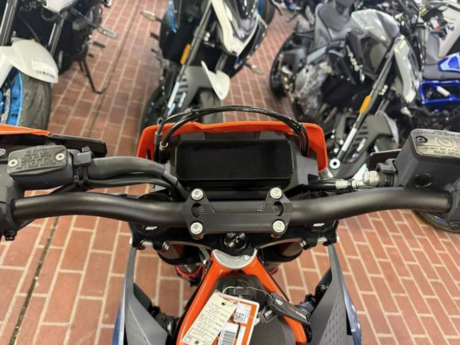 2026 KTM SMC 690 R