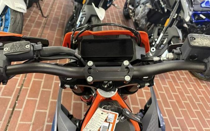 2026 KTM SMC 690 R