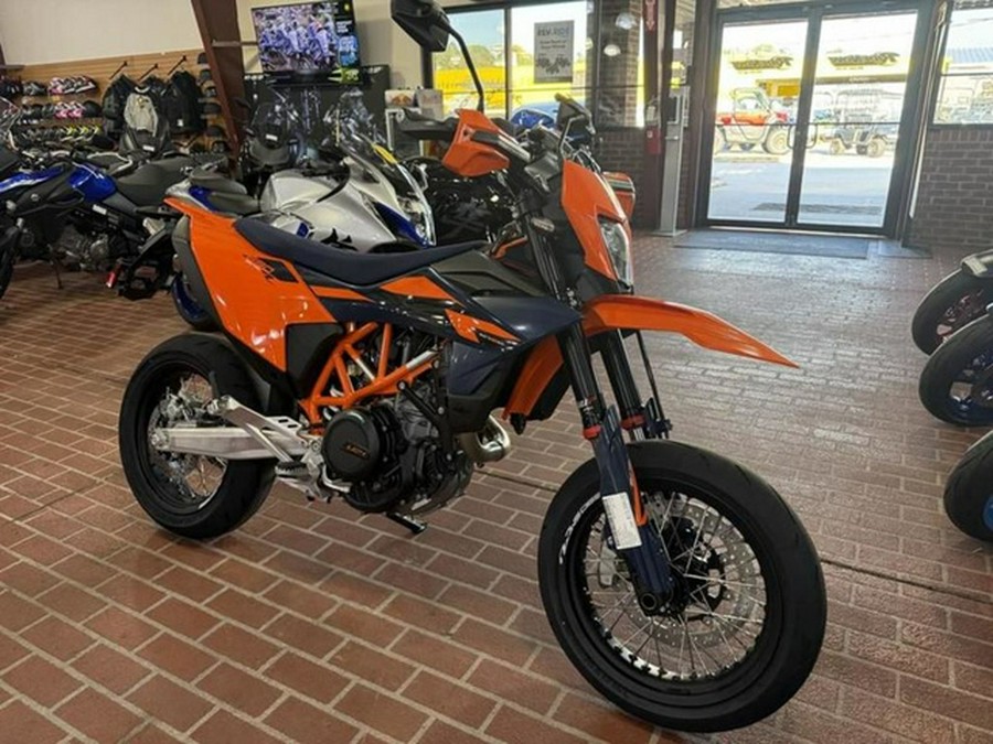 2026 KTM SMC 690 R
