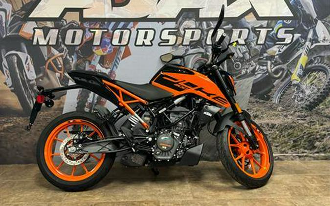 2023 KTM 200 Duke