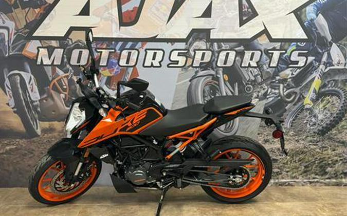 2023 KTM 200 Duke