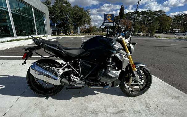 2020 BMW R 1250 R Review with Select Package (21 Fast Facts)