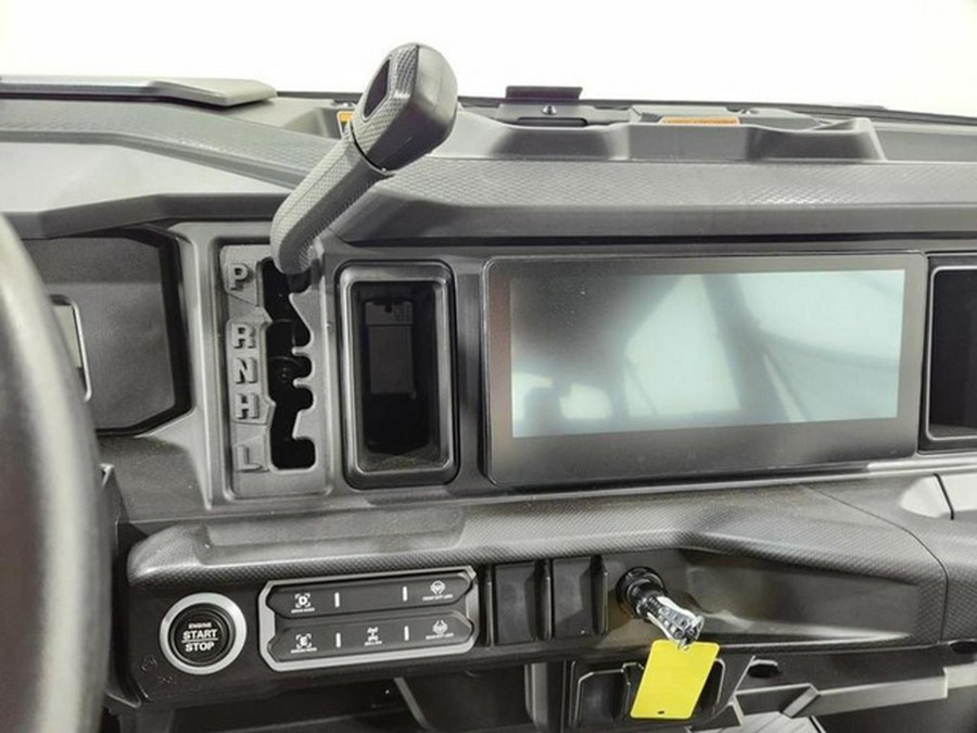 2026 Can-Am Defender MAX XT HD11 With 10.25 In.Display