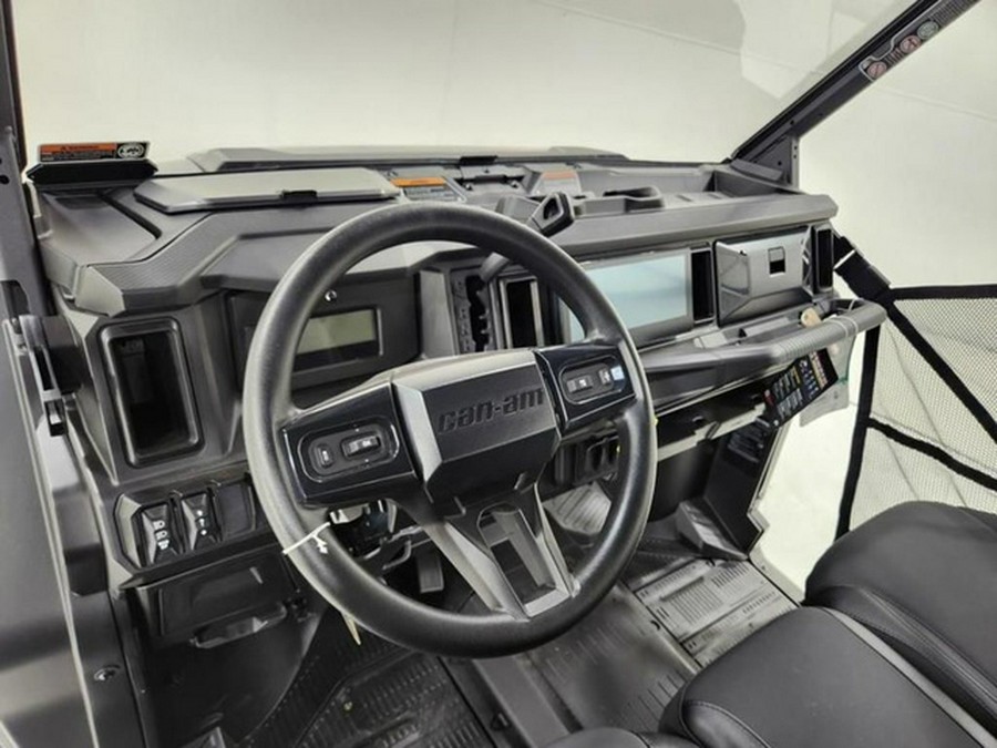 2026 Can-Am Defender MAX XT HD11 With 10.25 In.Display