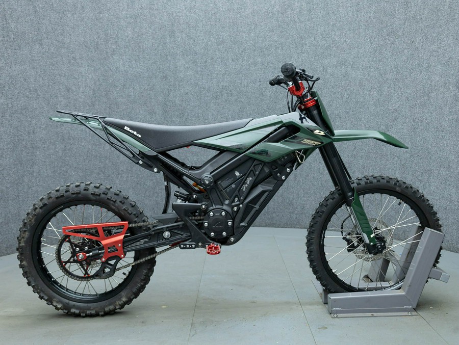 2024 BETA EXPLORER HUNTER EDITION W/ EXTRA BATTERY