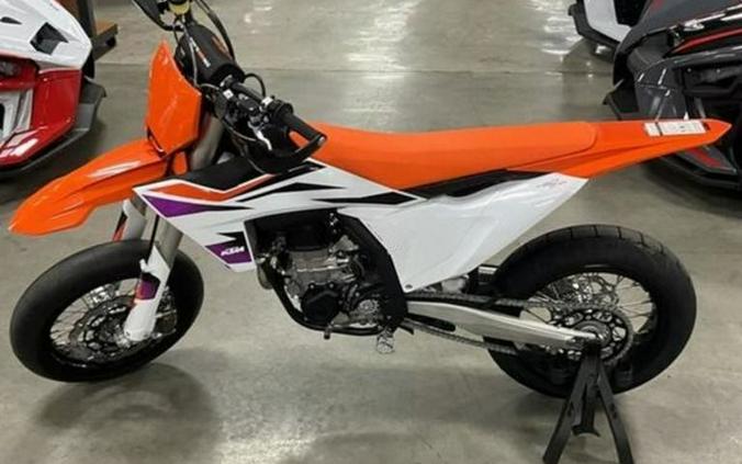 2023 KTM 450 SMR First Look [8 Fast Facts, 30 Photos, Specs]