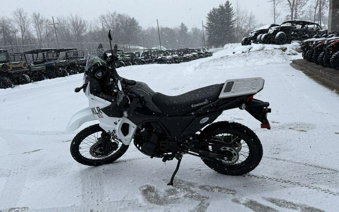 2025 Kawasaki KLR®650 Pearl Crystal White/Metallic Carbon Gray ABS
