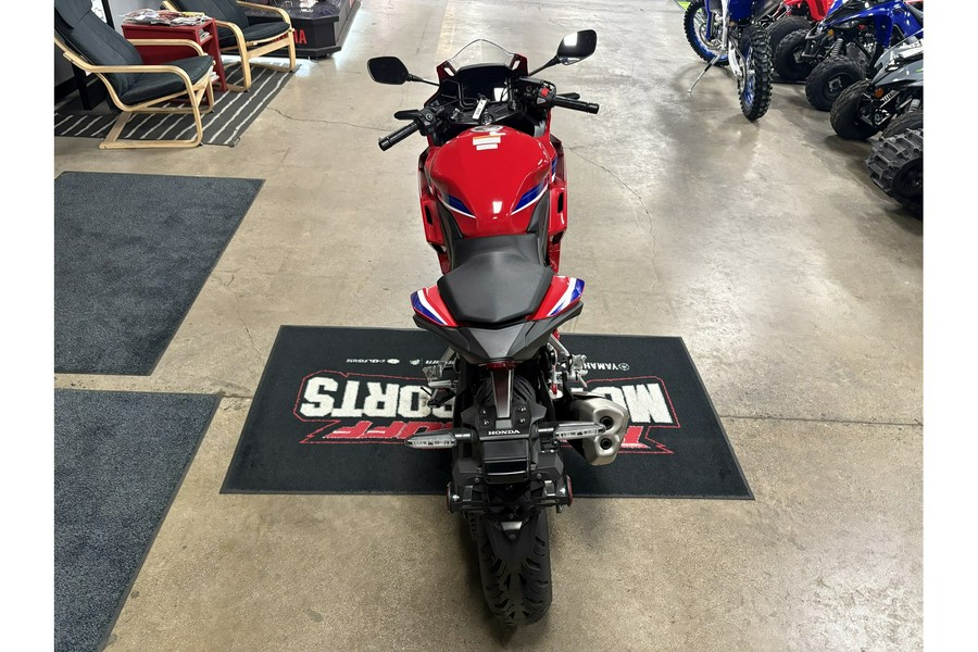 2025 Honda CBR500R ABS