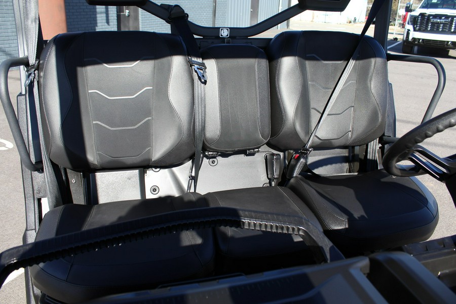 2023 Can-Am Defender XT HD10