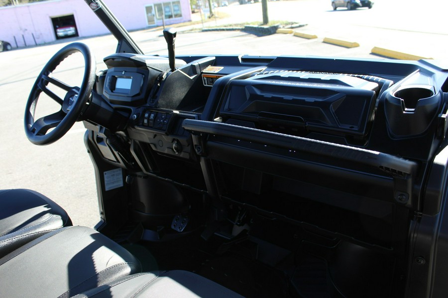 2023 Can-Am Defender XT HD10