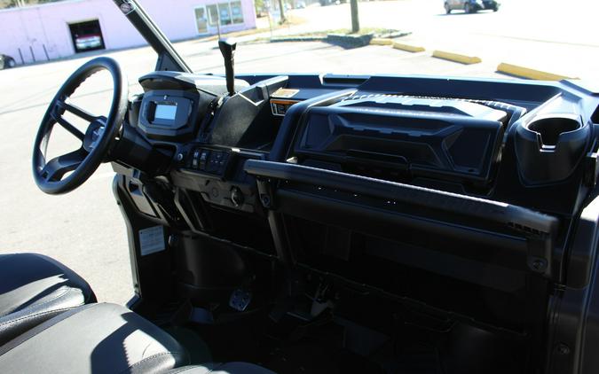 2023 Can-Am Defender XT HD10