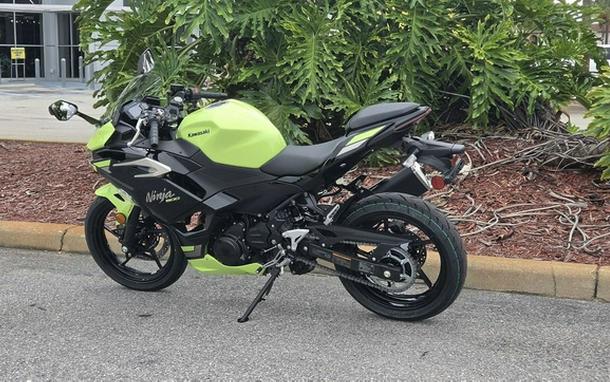 2026 Kawasaki Ninja 500 ABS Metallic Yellowish Green/Ebony