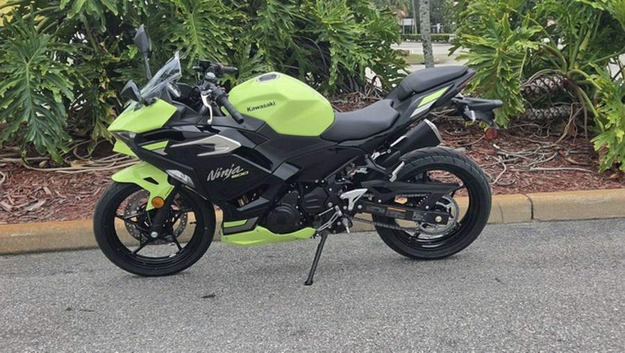 2026 Kawasaki Ninja 500 ABS Metallic Yellowish Green/Ebony