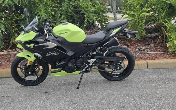 2026 Kawasaki Ninja 500 ABS Metallic Yellowish Green/Ebony