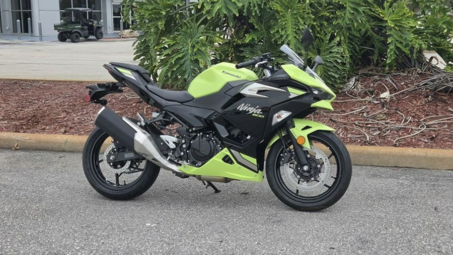 2026 Kawasaki Ninja 500 ABS Metallic Yellowish Green/Ebony