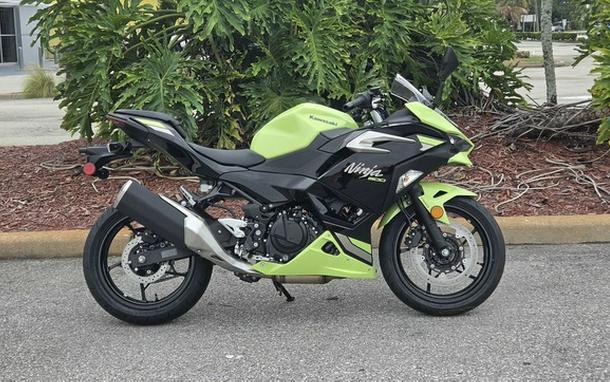 2026 Kawasaki Ninja 500 ABS Metallic Yellowish Green/Ebony