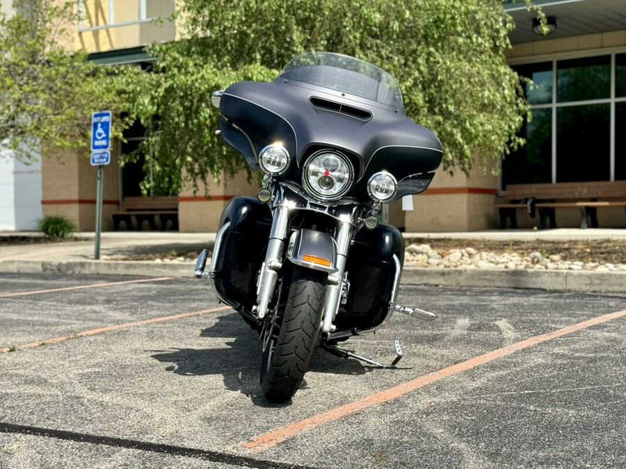 2017 Harley-Davidson Ultra Limited Low Two-Tone Charcoal Denim/Black Denim