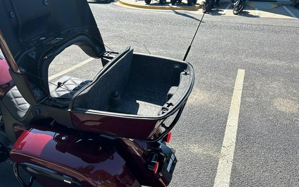 2026 Indian Pursuit Dark Horse Maroon Metallic