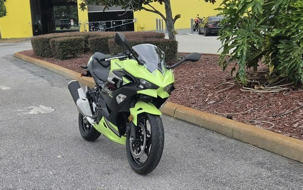 2026 Kawasaki Ninja 500 ABS Metallic Yellowish Green/Ebony