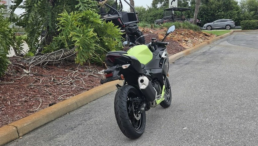 2026 Kawasaki Ninja 500 ABS Metallic Yellowish Green/Ebony
