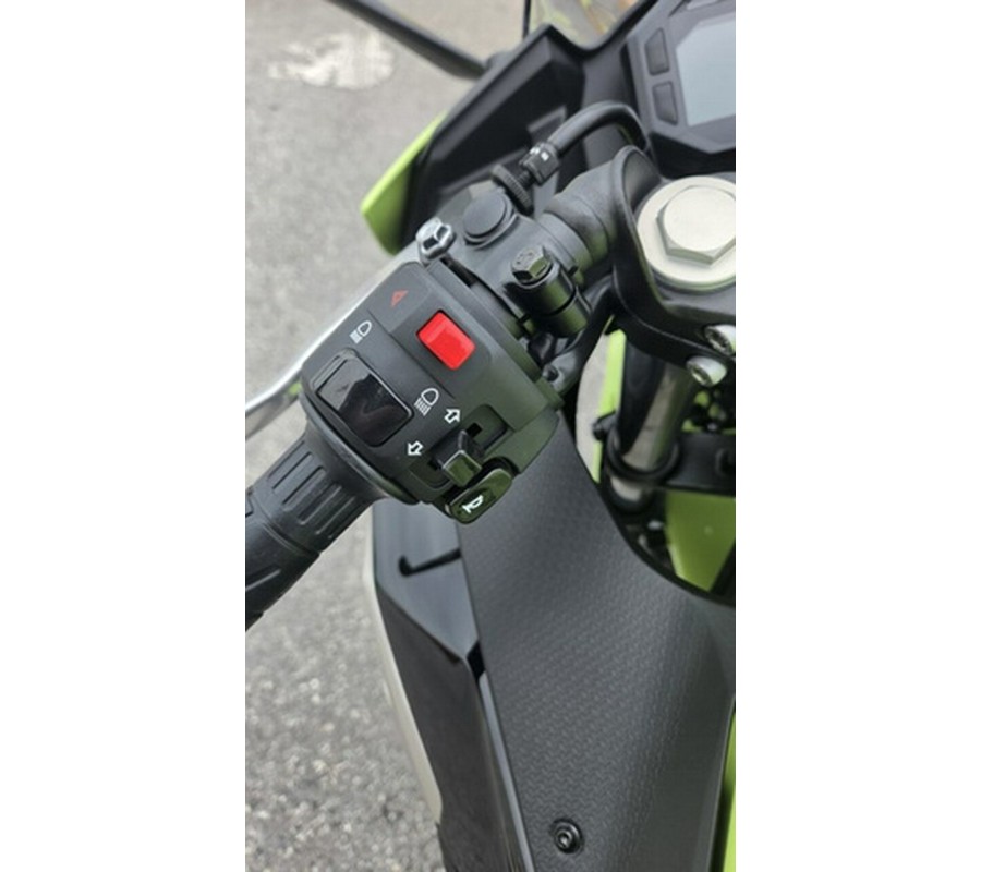 2026 Kawasaki Ninja 500 ABS Metallic Yellowish Green/Ebony