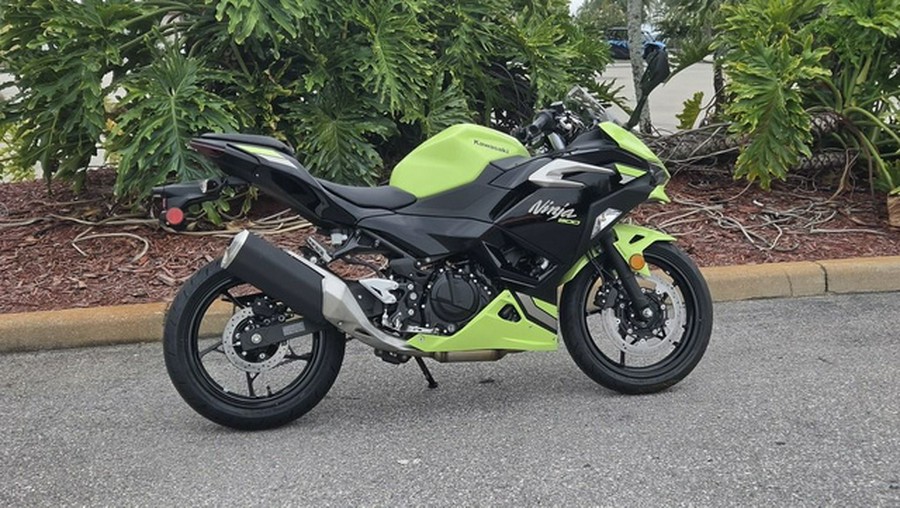 2026 Kawasaki Ninja 500 ABS Metallic Yellowish Green/Ebony