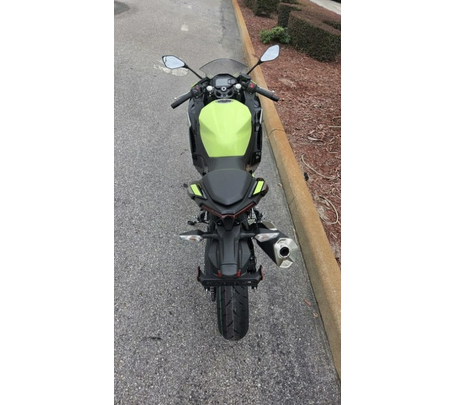 2026 Kawasaki Ninja 500 ABS Metallic Yellowish Green/Ebony