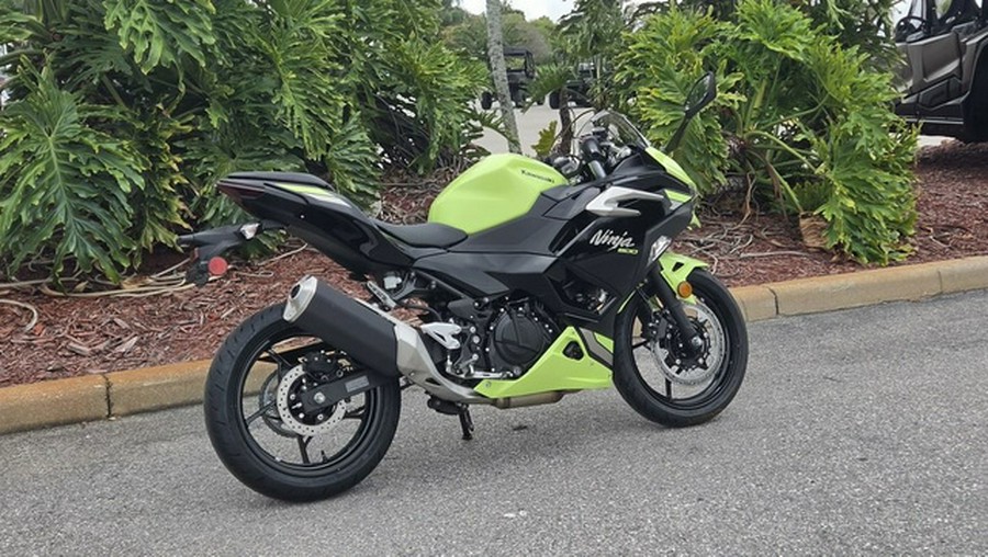 2026 Kawasaki Ninja 500 ABS Metallic Yellowish Green/Ebony