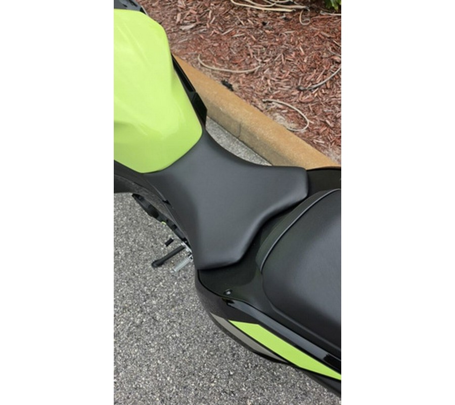 2026 Kawasaki Ninja 500 ABS Metallic Yellowish Green/Ebony
