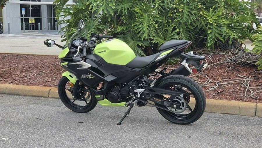 2026 Kawasaki Ninja 500 ABS Metallic Yellowish Green/Ebony