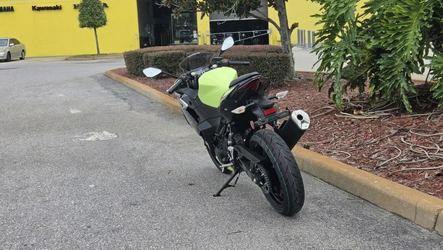 2026 Kawasaki Ninja 500 ABS Metallic Yellowish Green/Ebony