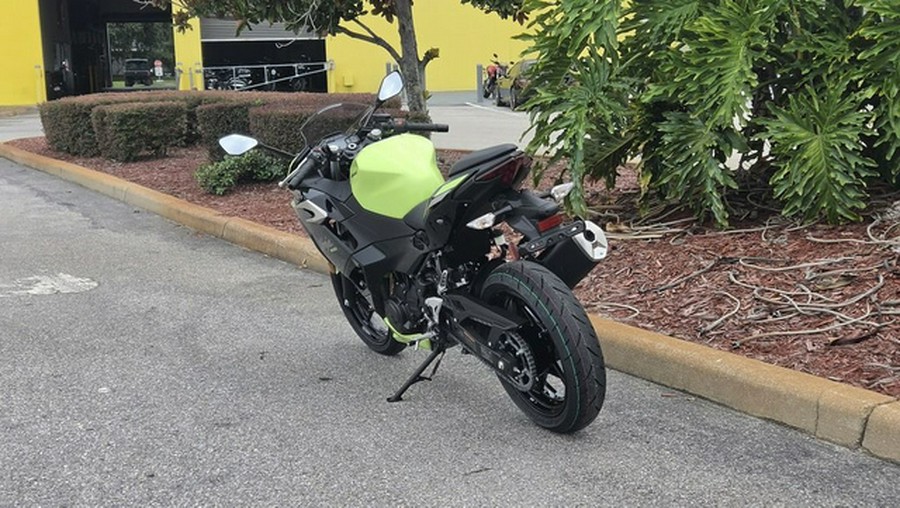 2026 Kawasaki Ninja 500 ABS Metallic Yellowish Green/Ebony