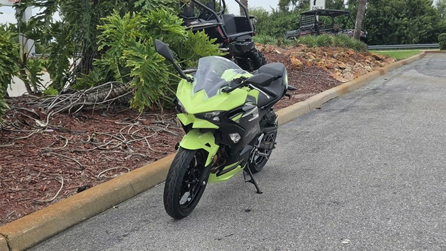 2026 Kawasaki Ninja 500 ABS Metallic Yellowish Green/Ebony