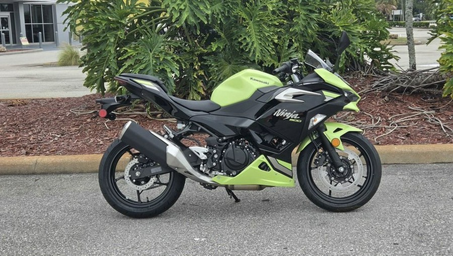 2026 Kawasaki Ninja 500 ABS Metallic Yellowish Green/Ebony
