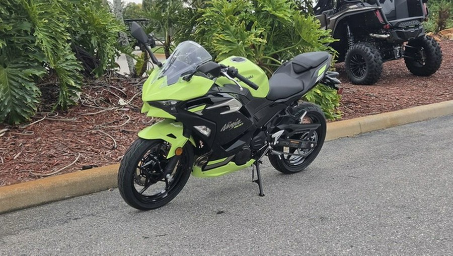 2026 Kawasaki Ninja 500 ABS Metallic Yellowish Green/Ebony