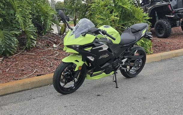 2026 Kawasaki Ninja 500 ABS Metallic Yellowish Green/Ebony