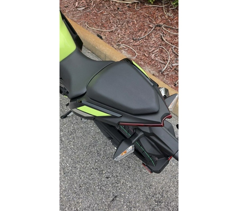2026 Kawasaki Ninja 500 ABS Metallic Yellowish Green/Ebony