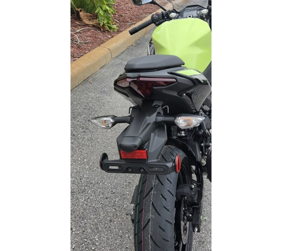 2026 Kawasaki Ninja 500 ABS Metallic Yellowish Green/Ebony