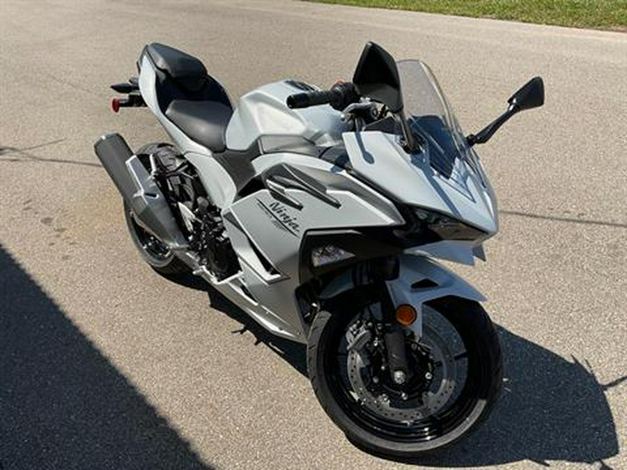 2025 Kawasaki Ninja 500 ABS