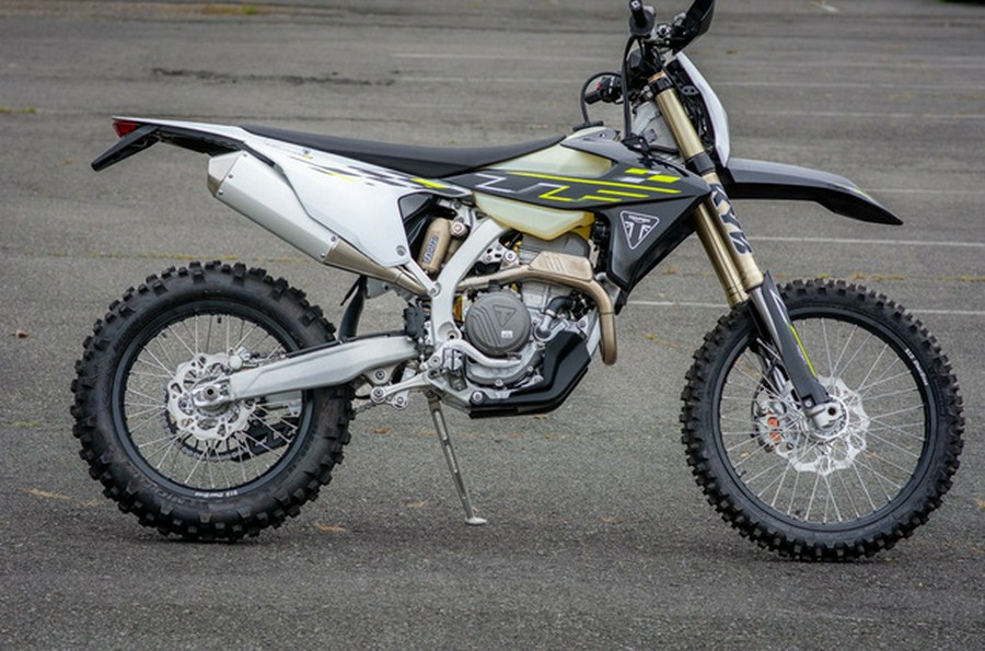 2026 Triumph TF 250-E Jet Black/Pure White