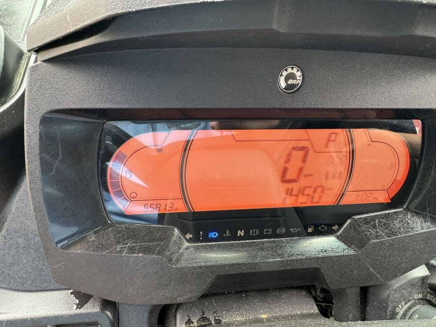 2023 Can-Am® Defender MAX Limited HD10