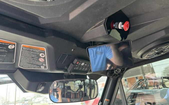 2023 Can-Am® Defender MAX Limited HD10