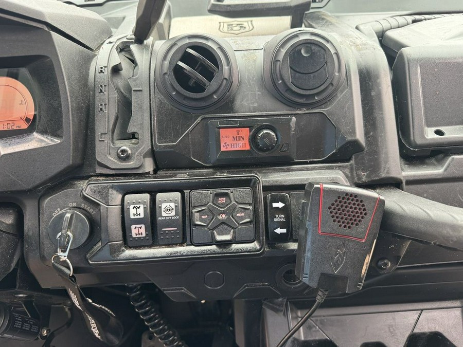 2023 Can-Am® Defender MAX Limited HD10