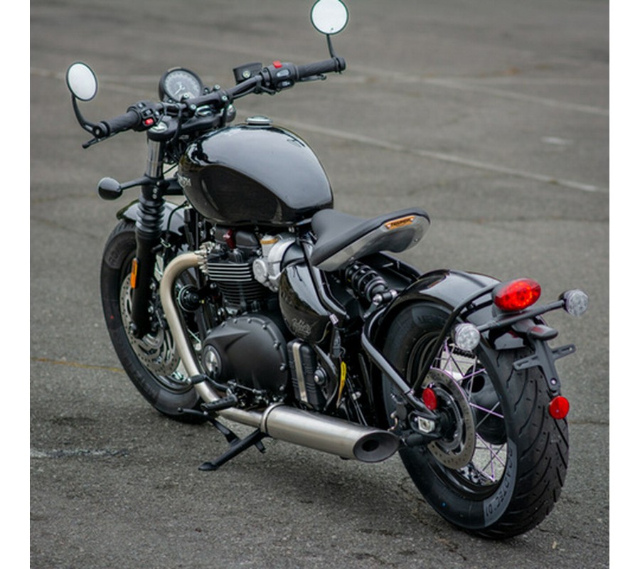 2025 Triumph Bonneville Bobber Jet Black