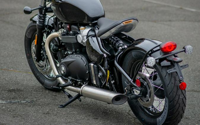 2025 Triumph Bonneville Bobber Jet Black