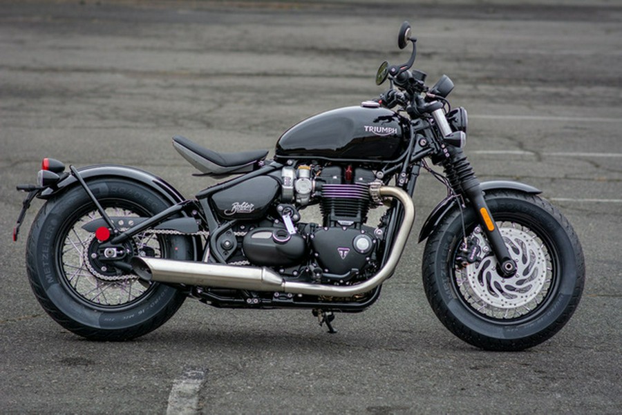 2025 Triumph Bonneville Bobber Jet Black