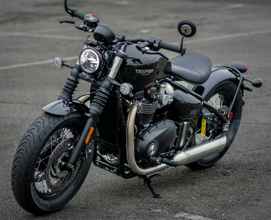 2025 Triumph Bonneville Bobber Jet Black